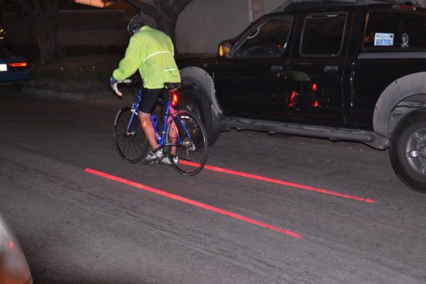 Ilumina y protegete mientras vas en bici en la noche con XFire