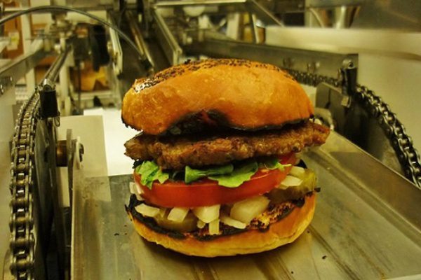 Burgeon la máquina que hace 360 hamburguesas en una hora