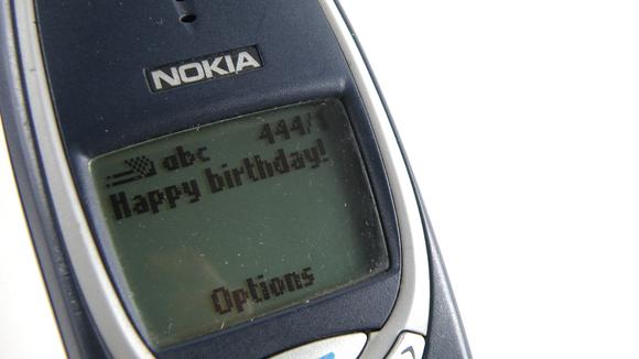 Hoy cumplen 20 años los SMS