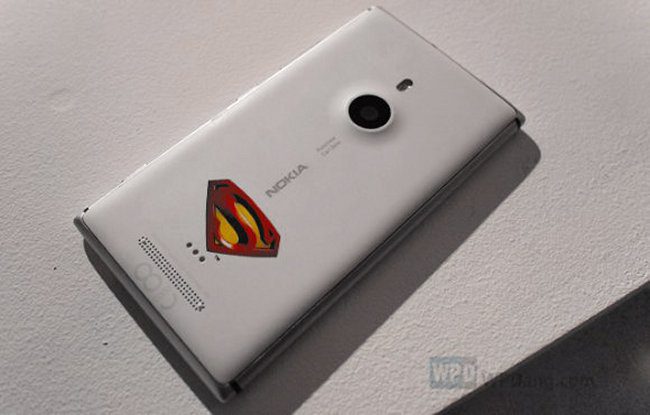Conoce El Nuevo Nokia Lumia 925 Edición Super Man