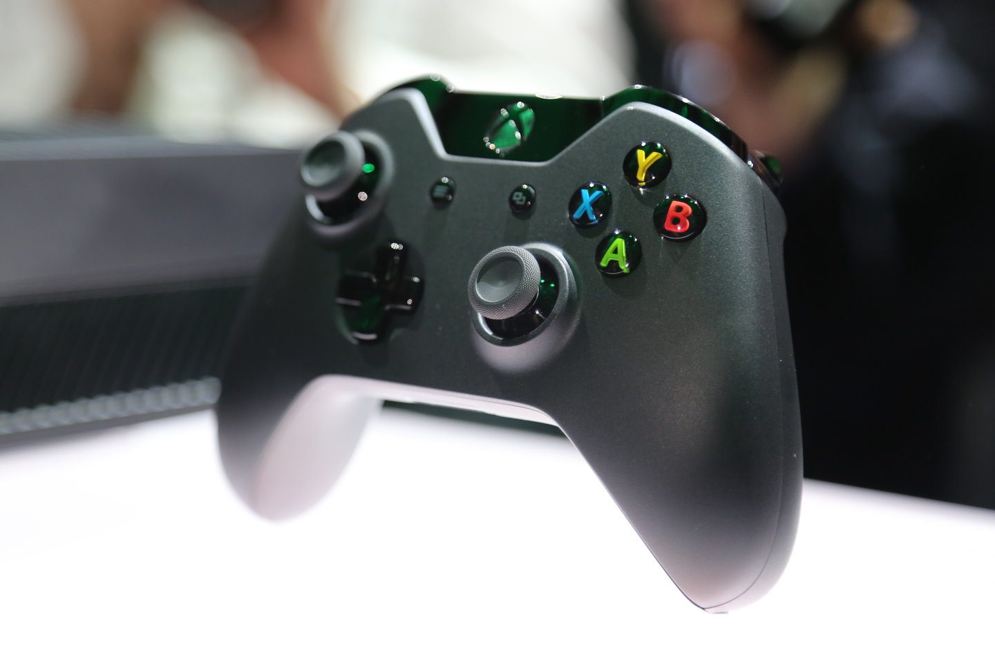 Los drivers para usar controles de Xbox One ya están disponibles