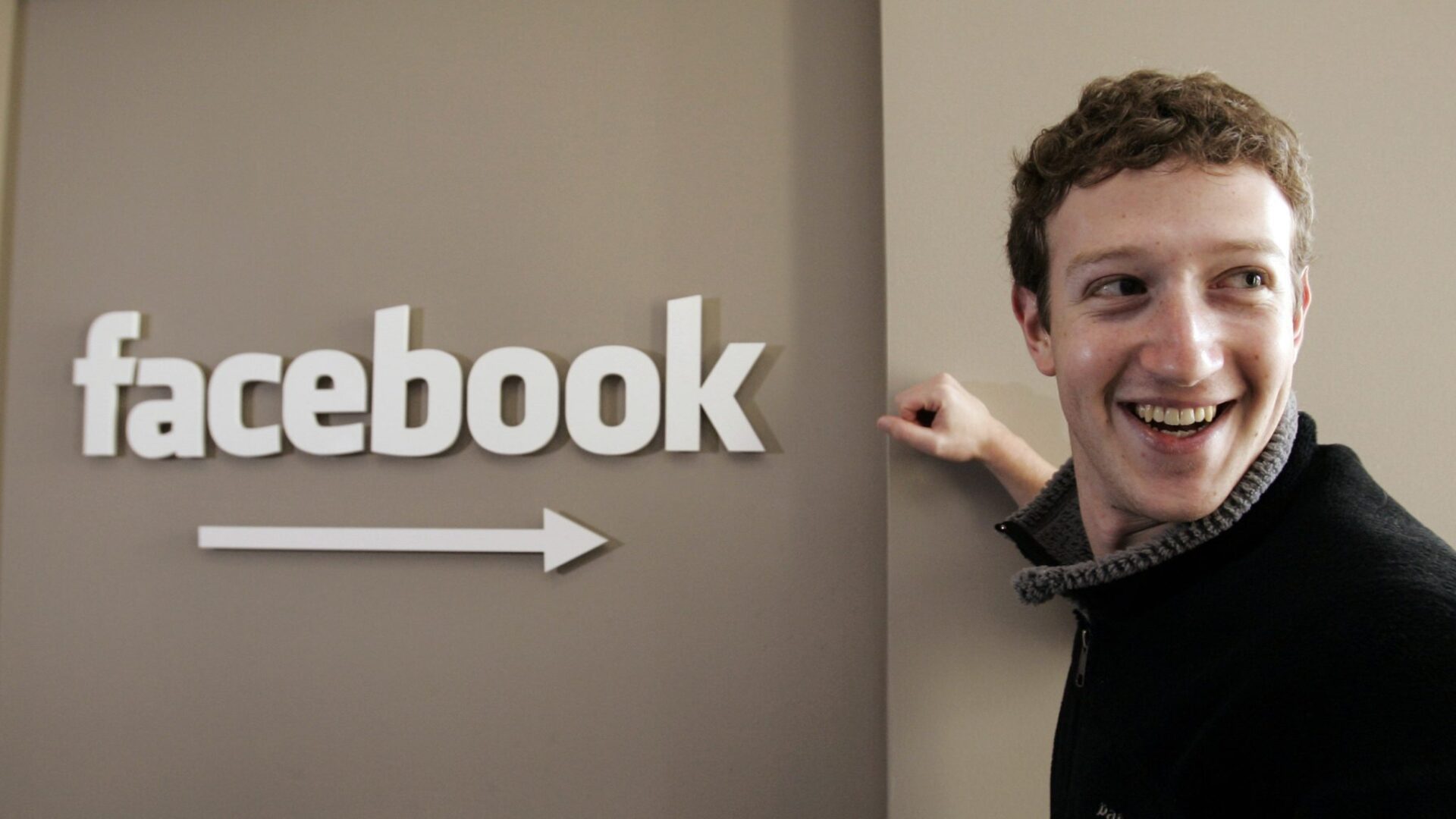 Mark Zuckerberg también cubre su webcam… tu también deberías hacerlo